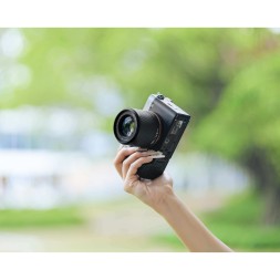 Обʼєктив TTArtisan 50mm f/1.8 Neo для L-Mount
